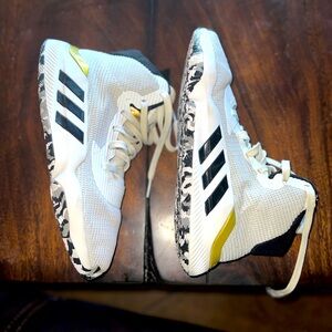 Men’s Adidas Pro Bounce 2019 White Gold Metallic SIZE 10. Barely used.